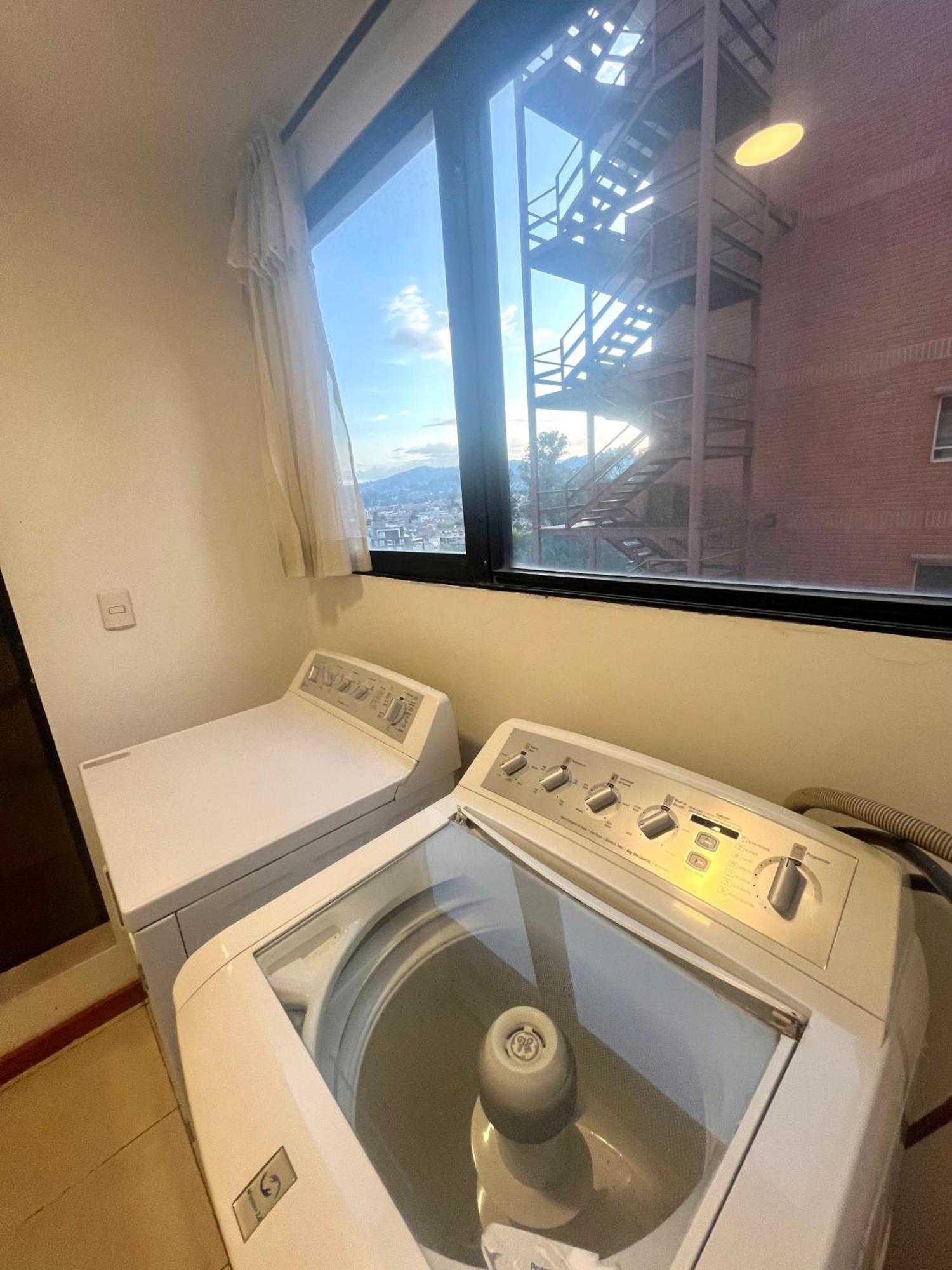 Enorme, 3 Habitaciones, Vista A Toda La Ciudad, Zona Exclusiva, Jacuzzi Cuenca Exterior foto