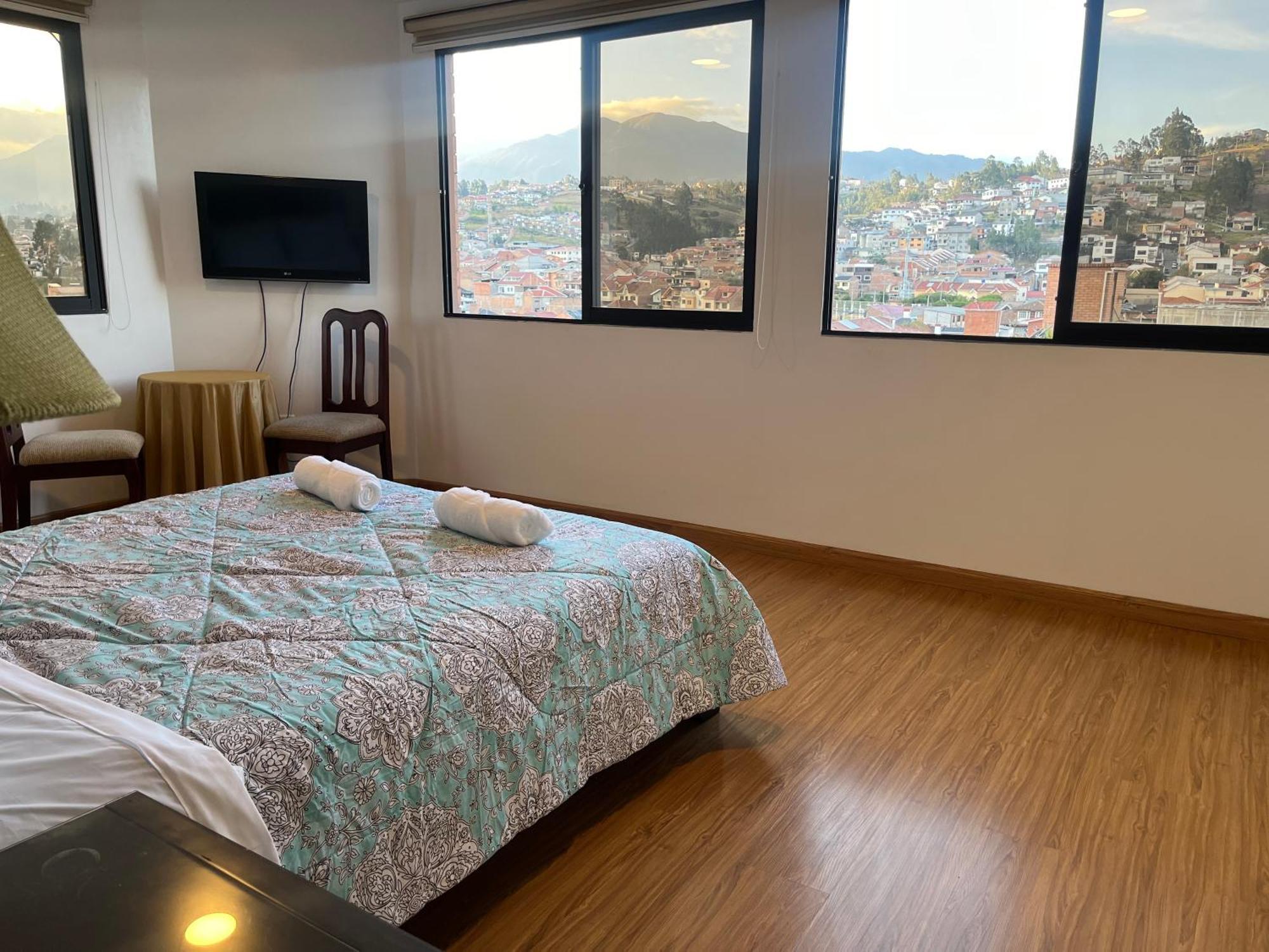 Enorme, 3 Habitaciones, Vista A Toda La Ciudad, Zona Exclusiva, Jacuzzi Cuenca Exterior foto