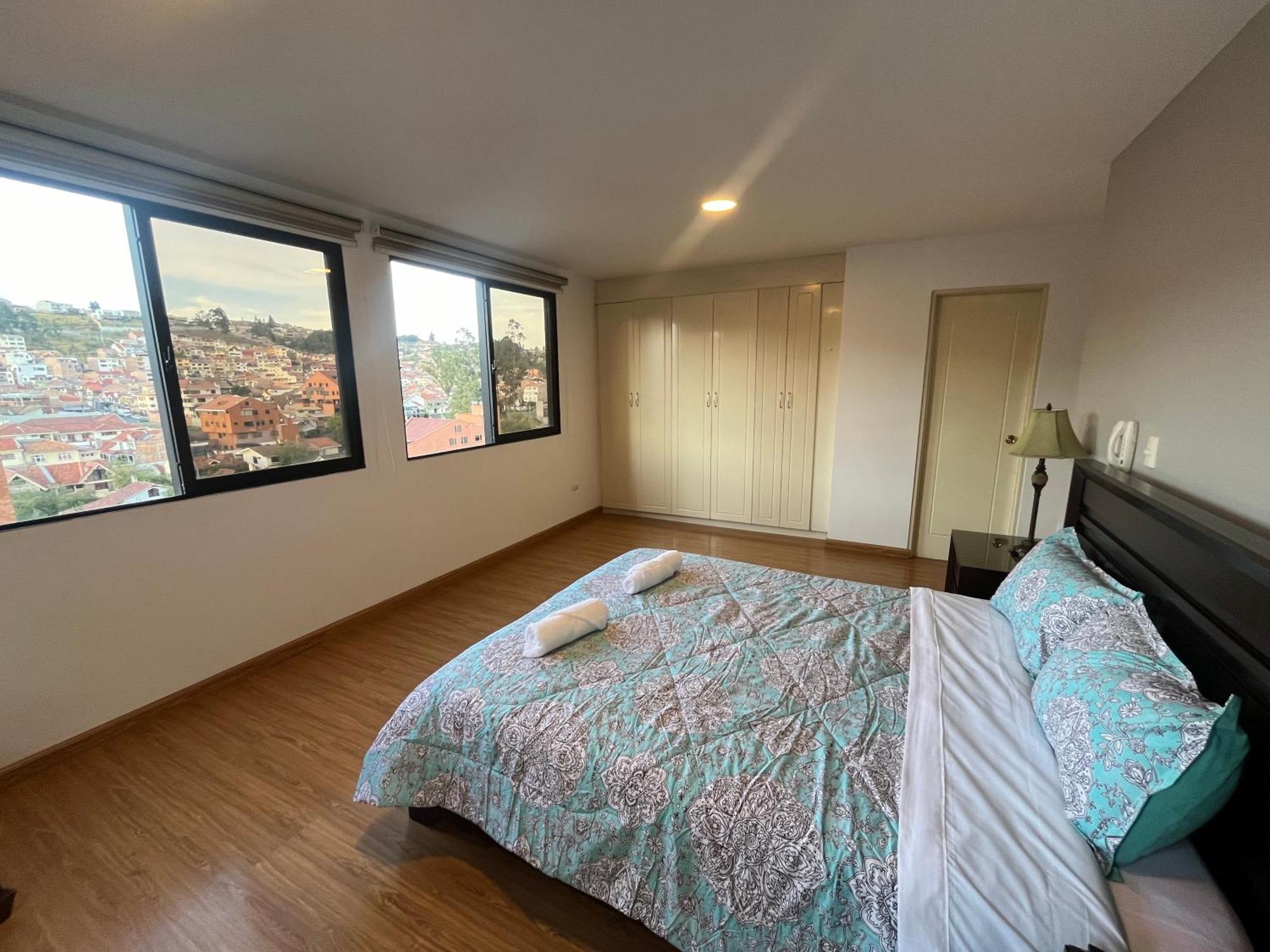 Enorme, 3 Habitaciones, Vista A Toda La Ciudad, Zona Exclusiva, Jacuzzi Cuenca Exterior foto