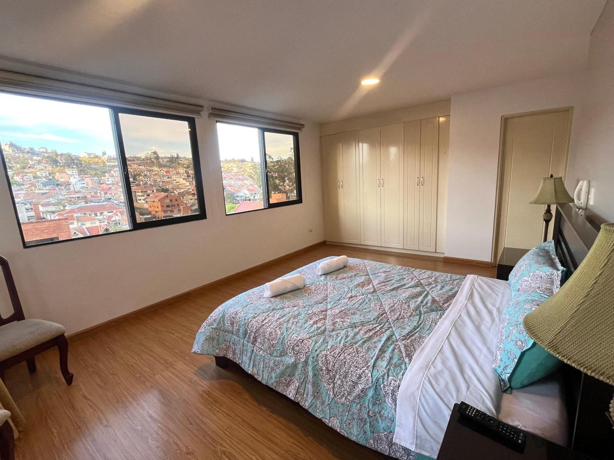 Enorme, 3 Habitaciones, Vista A Toda La Ciudad, Zona Exclusiva, Jacuzzi Cuenca Exterior foto