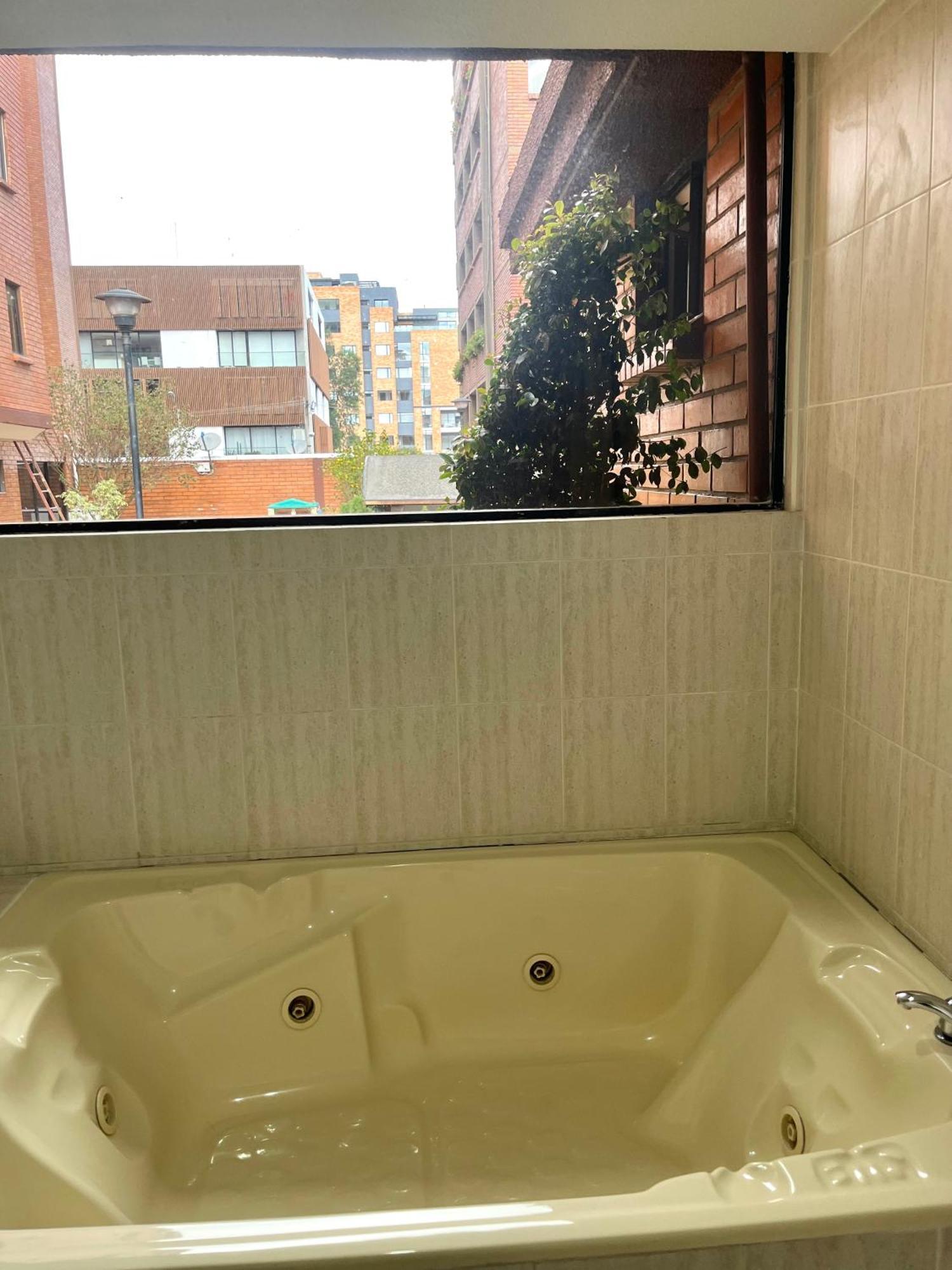 Enorme, 3 Habitaciones, Vista A Toda La Ciudad, Zona Exclusiva, Jacuzzi Cuenca Exterior foto